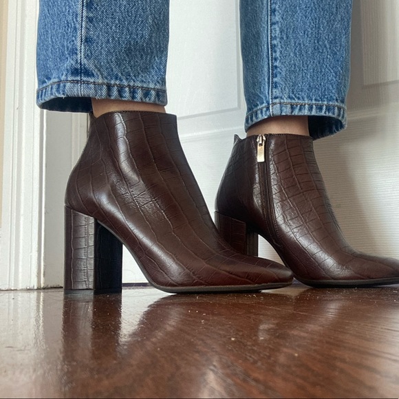Reformation Shoes - 🤎 Brown leather booties